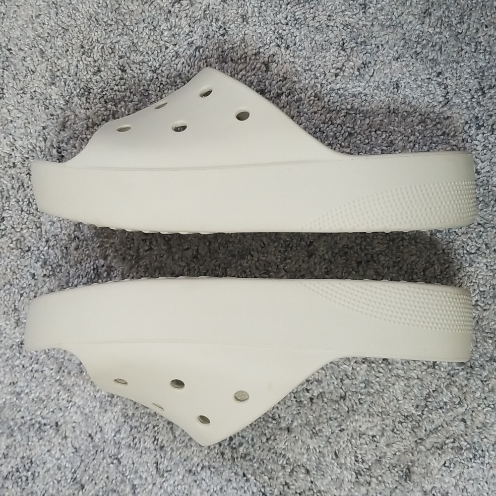 Crocs Women's Classic Slide Sandals - Cream 8 platform